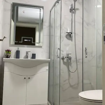 Viktoria With Free Parking Apartment *